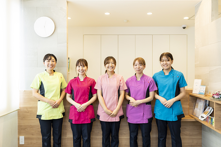 クリニックの雰囲気やスタッフについて教えてください。