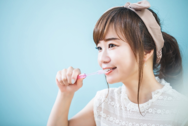ストレスや喫煙は歯周病を悪化させる?意外と知らないリスク要因